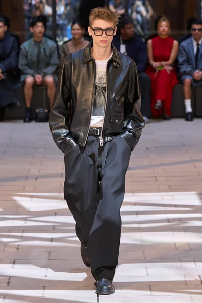 Look 1